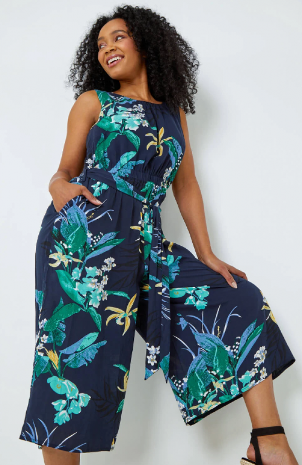 Jumpsuit kulot dengan warna cerah